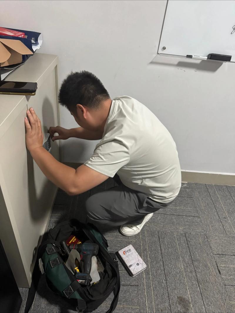 掌握开锁换锁技巧,轻松应对家庭安全