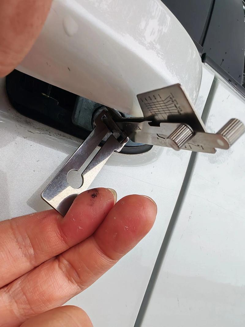 修锁配钥匙的那些事:技巧与妙招